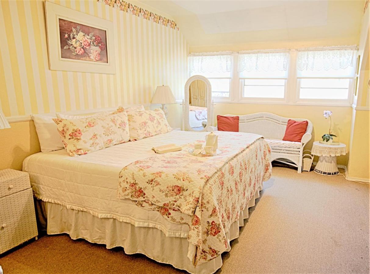 Gold Mountain Manor Bed & Breakfast Биг Беър Лейк Екстериор снимка